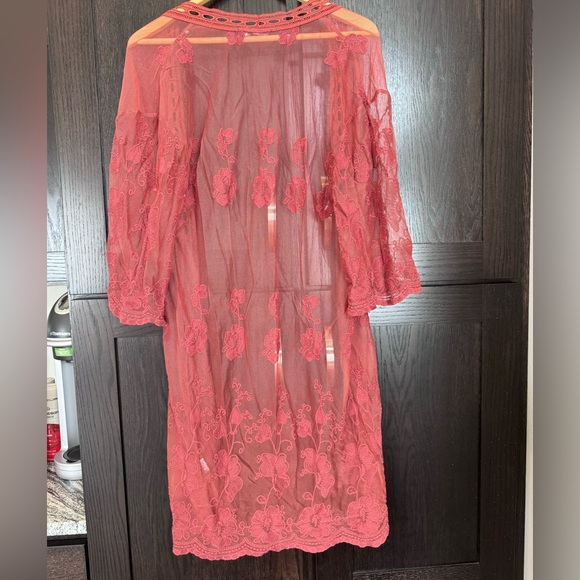 Elegant Red Lace Kimono - Picture 3 of 3